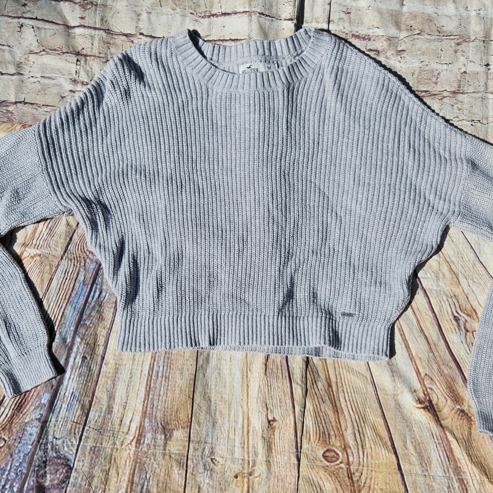 Cropped Ribbed Crewneck Sweater in Light Gray